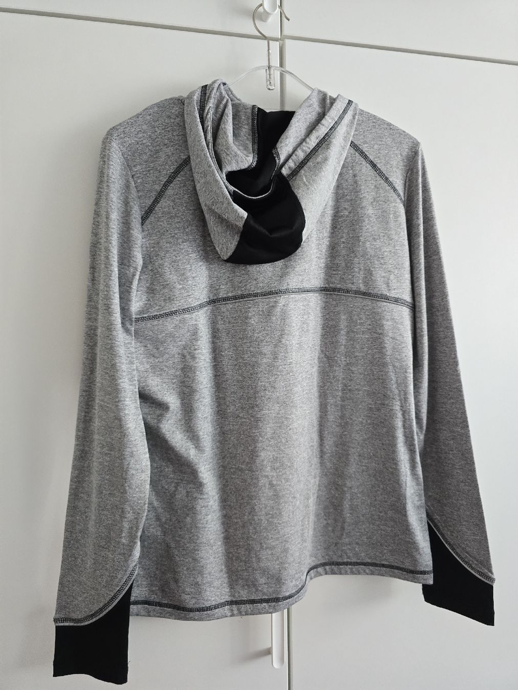 Maglioni & Felpe: Sport Hoodie - Grösse M – Usato da Rickenbach b. Wil venduto da Kth_v8 2