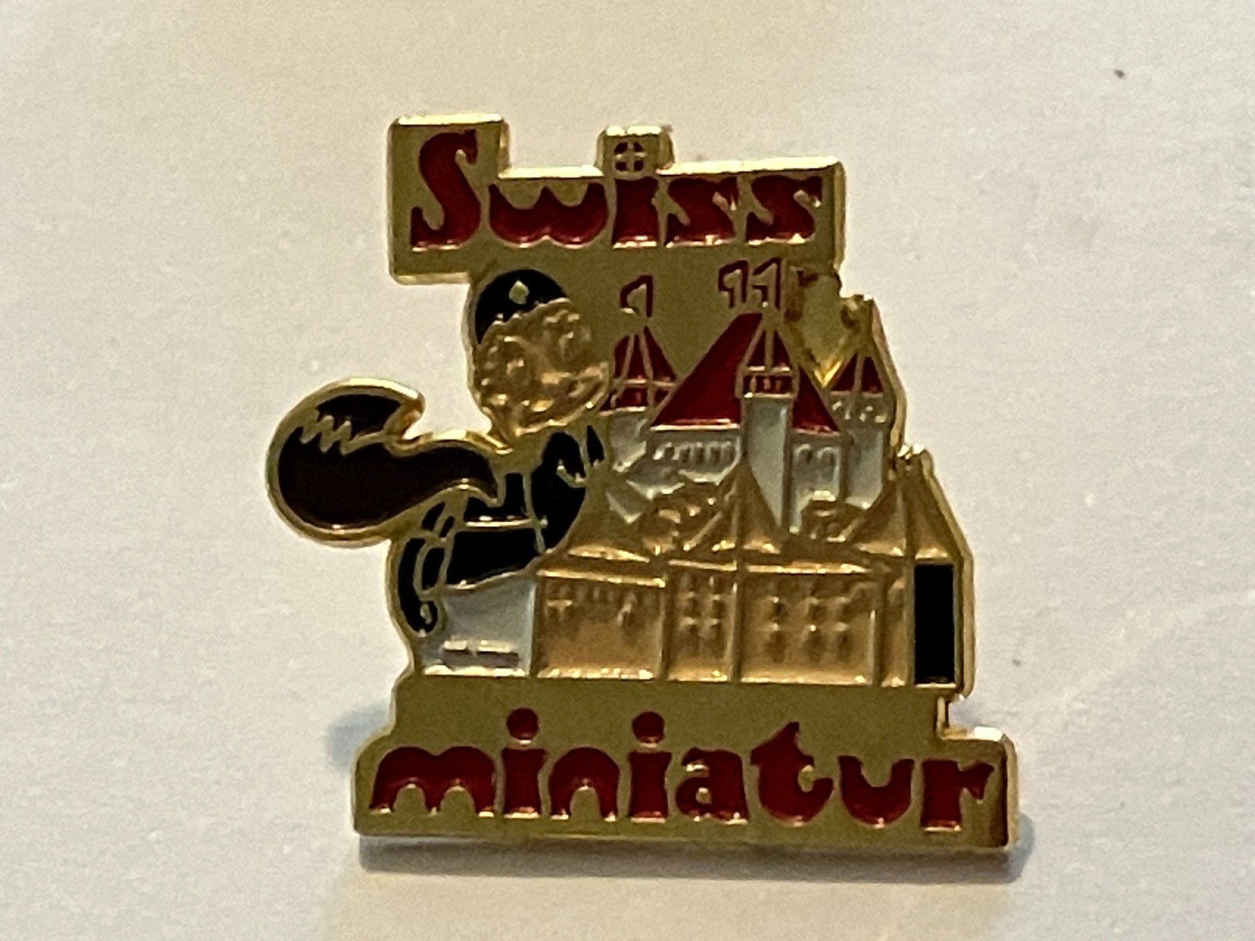 Placchette & Badge: 1 Pin Swiss Miniatur – Usato da Basel venduto da djwwpp