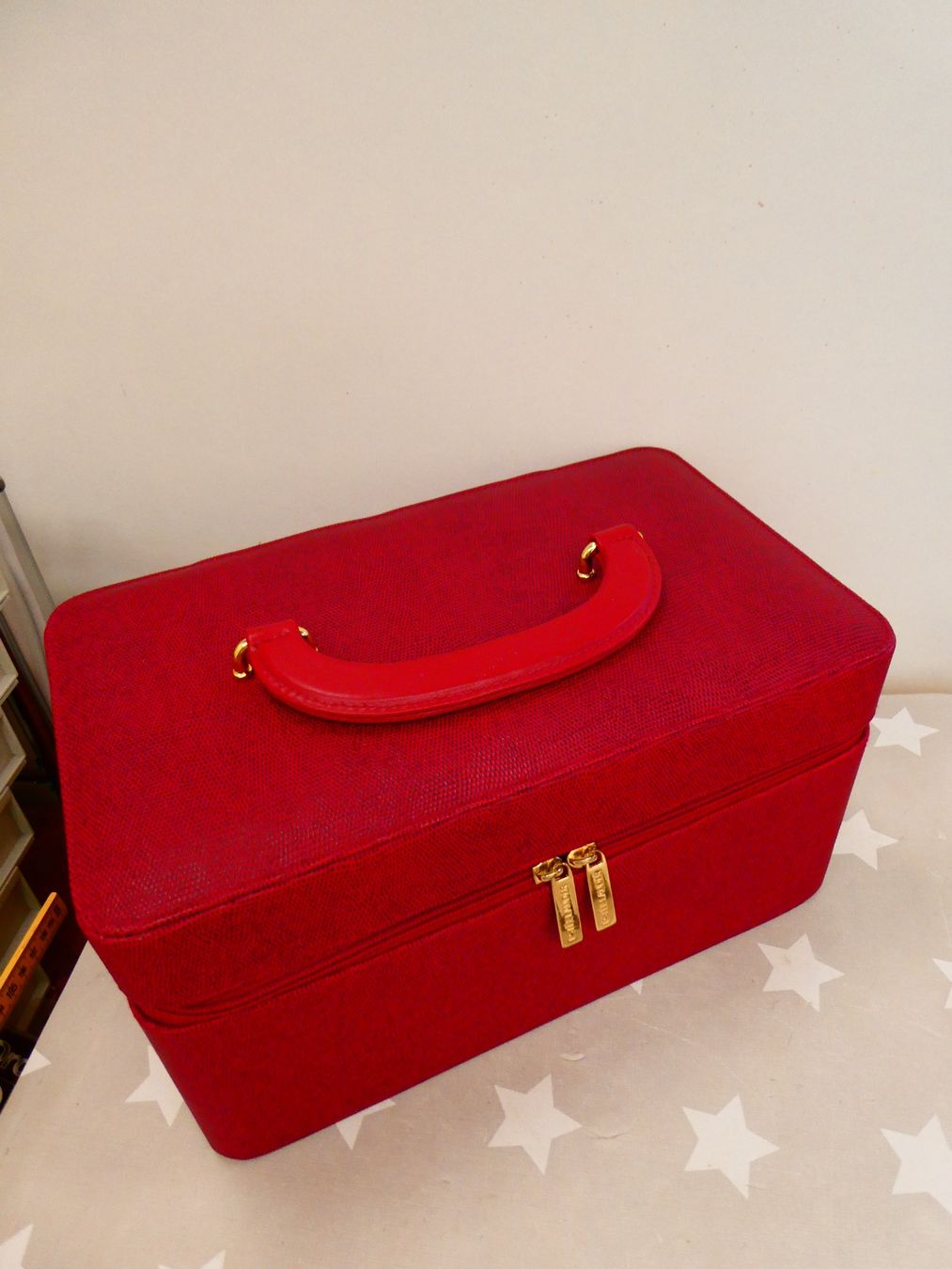 Valigie: Estee Lauder kleiner Koffer – Usato da Rafz venduto da Powacaddy 1