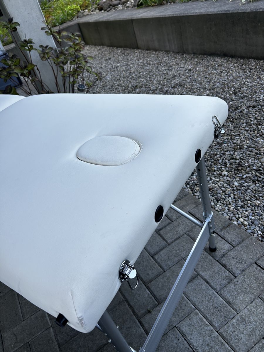 Fauteuils de soin: Massageliege – D'occasion à Winterthur par BMW440 5