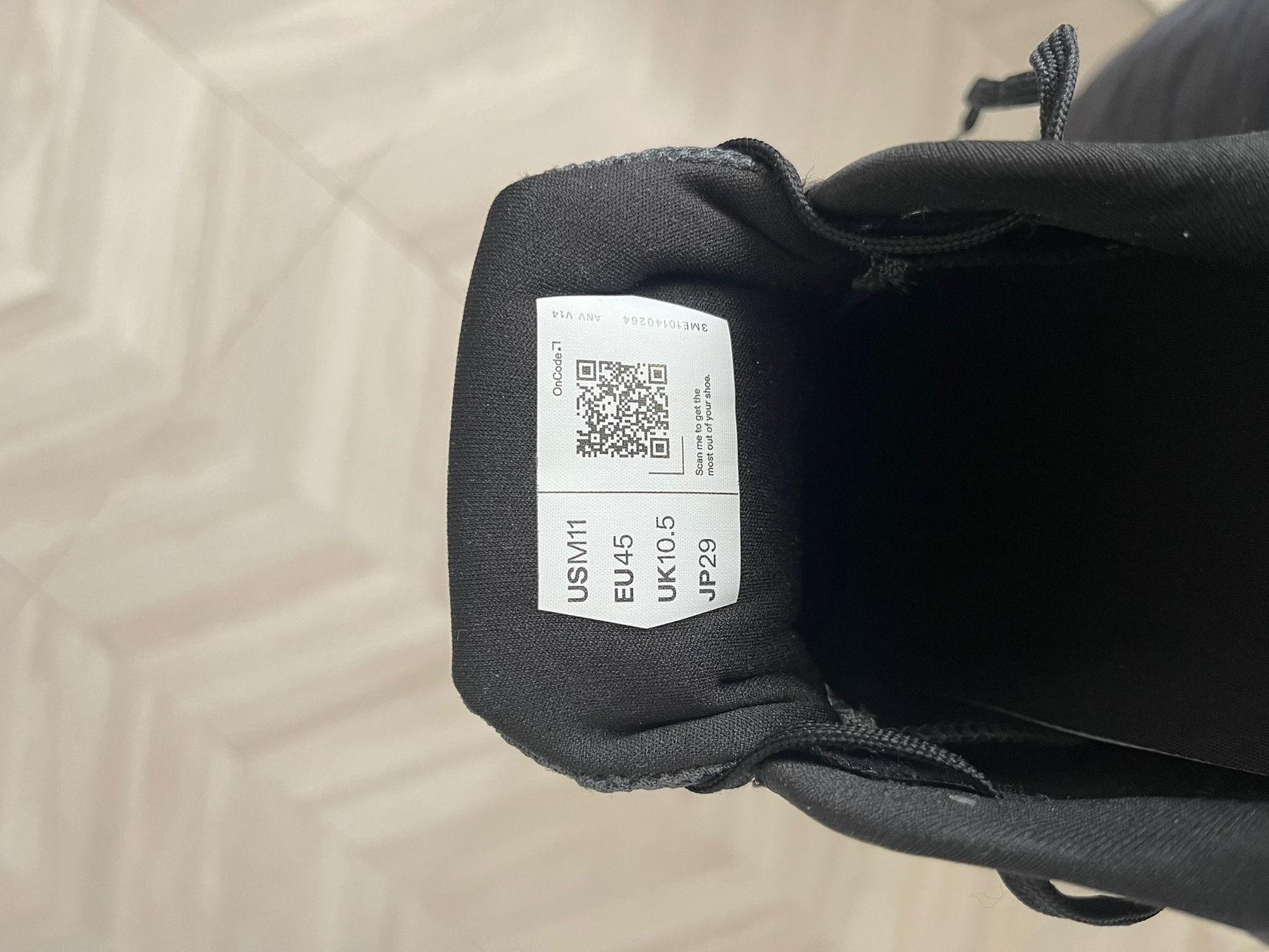On Scarpe da uomo: Chaussures de course On CloudRunner 2 noires, T.45 – Nuovo (secondo la descrizione) da Le Mont-sur-Lausanne venduto da nitanium 3