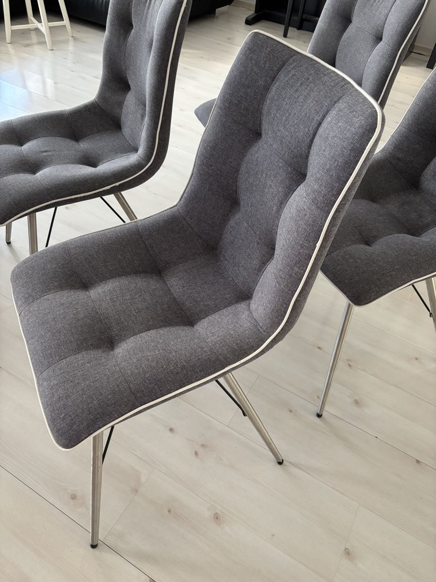 Chaises: 4 Stühle  – D'occasion à Fällanden par Ustupsi 1