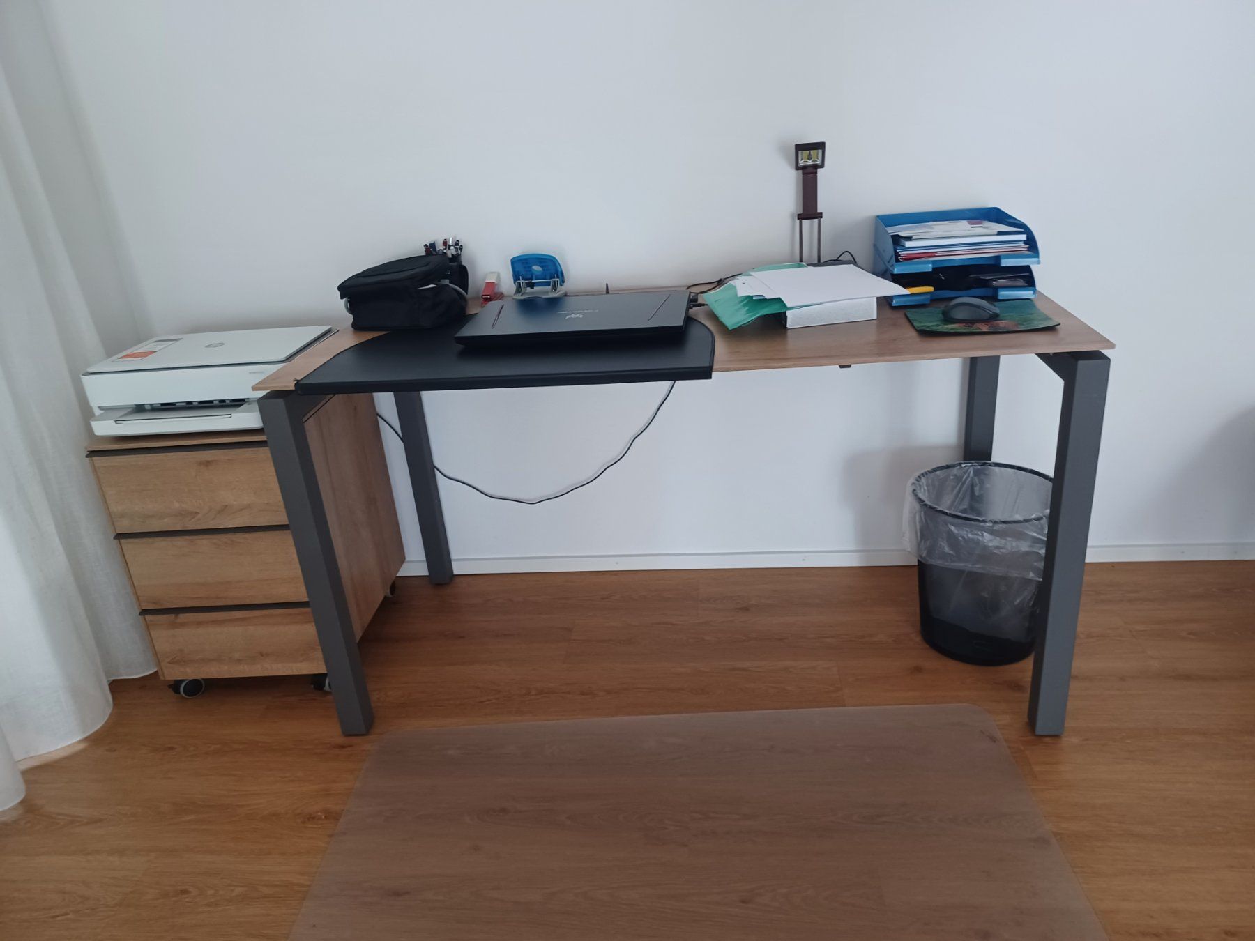 Schreibtische: Bürotisch und Beistellmöbel mit Schubladen – Gebraucht aus Kleindöttingen von Jassegge 1