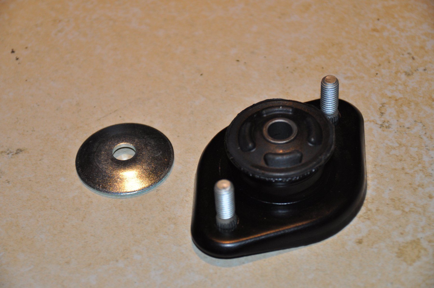 BMW Toutes les pièces auto: 2x Domlager Hinterachse BMW E30 E36 E46 – Neuf avec emballage d'origine à Vuisternens-dt-Romont par Coilover 1