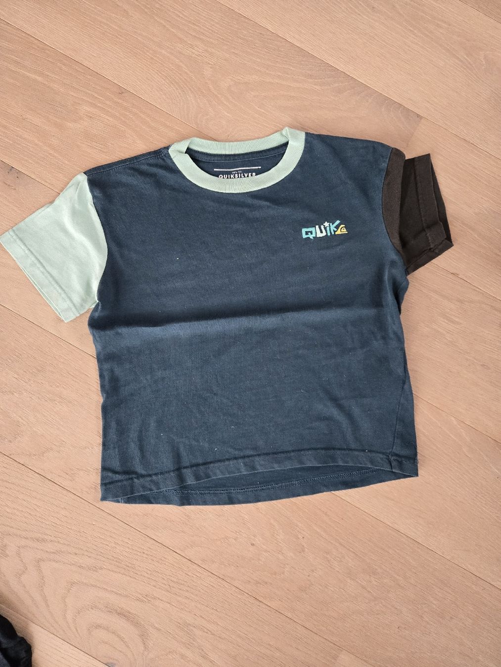 Quiksilver Lotti & Set di vestiti: Quiksilver-Set Kinder, 10-Teilig, Gr.4-6 – Usato da Münsingen venduto da Nik010 4