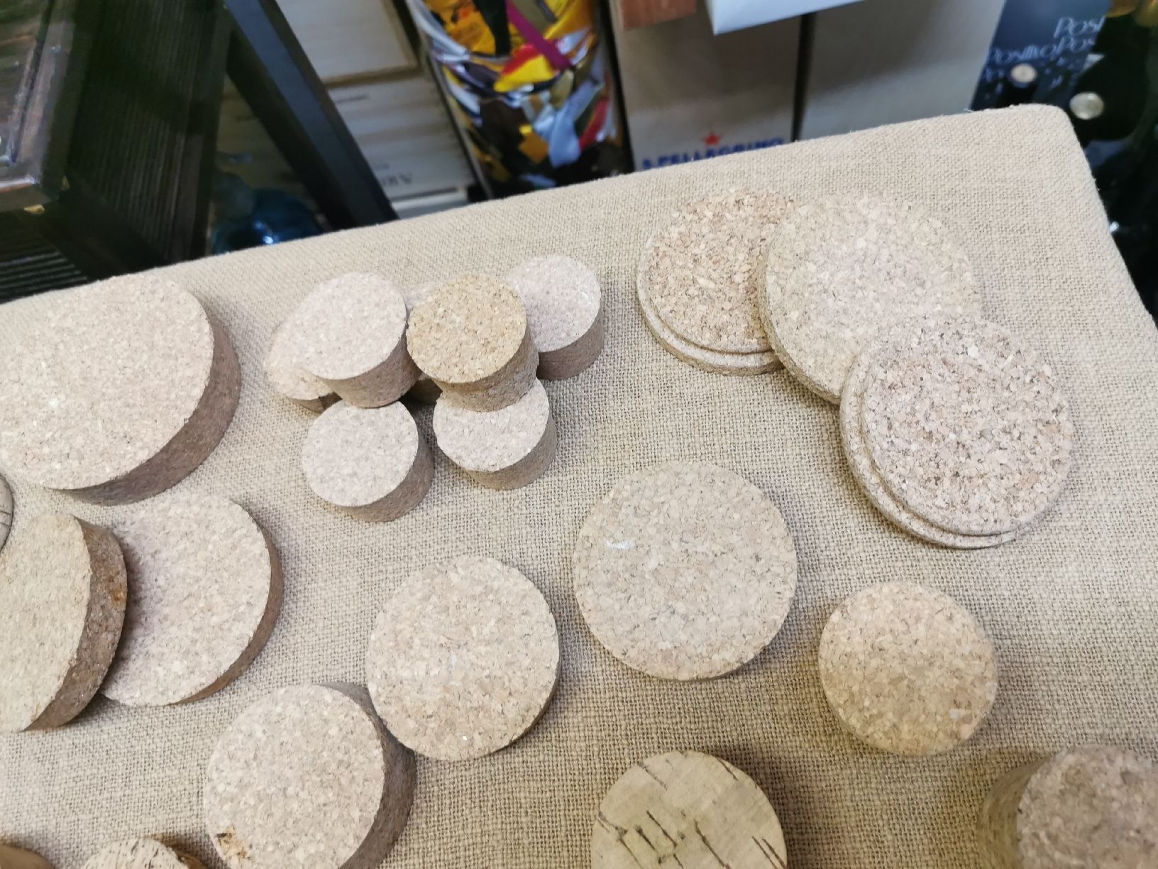 Flaschenöffner & -verschlüsse: Diverse gebrauchte Korken zum Basteln – Gebraucht aus Wetzikon ZH von Tothart 7