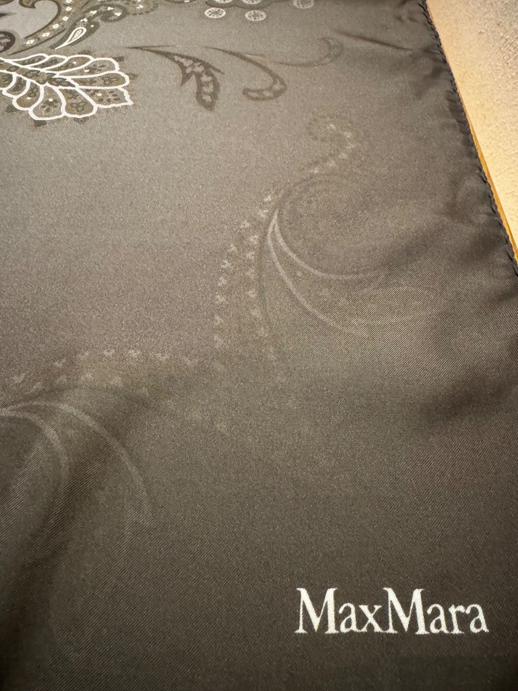 Max Mara Foulards, Tücher & Schals: MAX MARA Seidentuch Schal Monogramm Geschenk Seide – Neu (gemäss Beschreibung) aus Faulensee von Liebes_Kind_2019 5