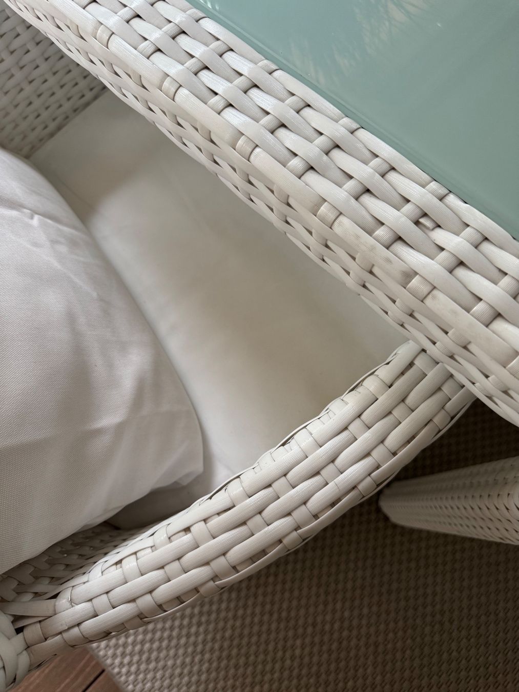 Tables: Gartentisch Rattan mit dicker Glasplatte – D'occasion à zürich par Bailey17 3