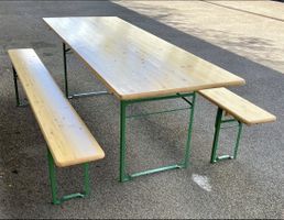 Neue Festbankgarnitur gross (1 Tisch, 2 Bänke)