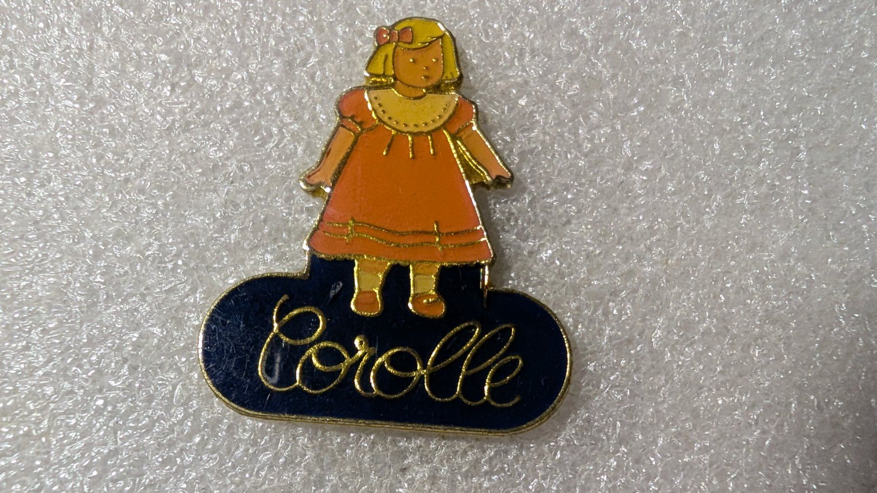 Placchette & Badge: Ansteckpin 206: Corolle – Usato da Oppligen venduto da Pin-Fall-Shop