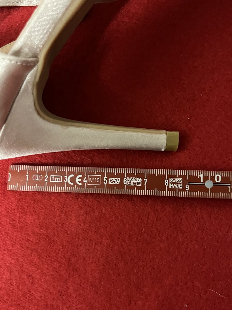 Scarpe da donna: Beige Sandaletten mit Rosen, Grösse 41 – Nuovo (secondo la descrizione) da Altendorf venduto da Beauty_Girl83 4