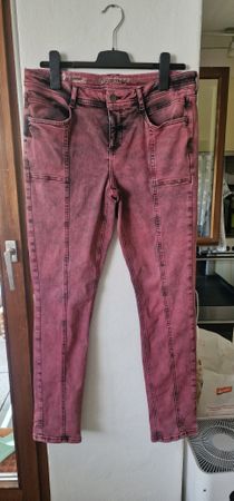 Street One Jeans Grösse 31/32 magenta stone washed