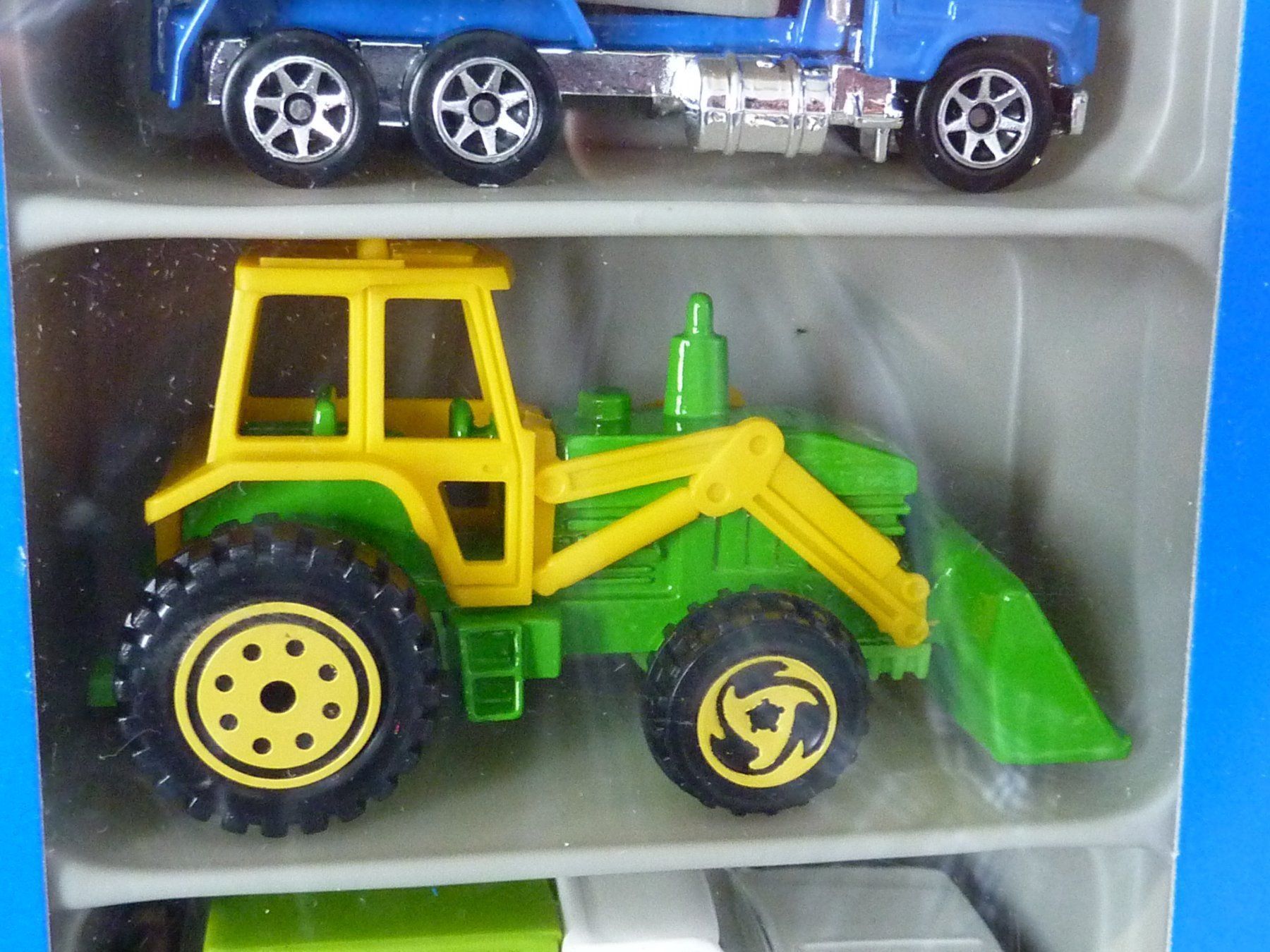 Hot Wheels Modellini d'auto: Gift Set Farm Country  1:64 – Nuovo e nell'imballaggio originale da Dürrenäsch venduto da Cobra1ch 3