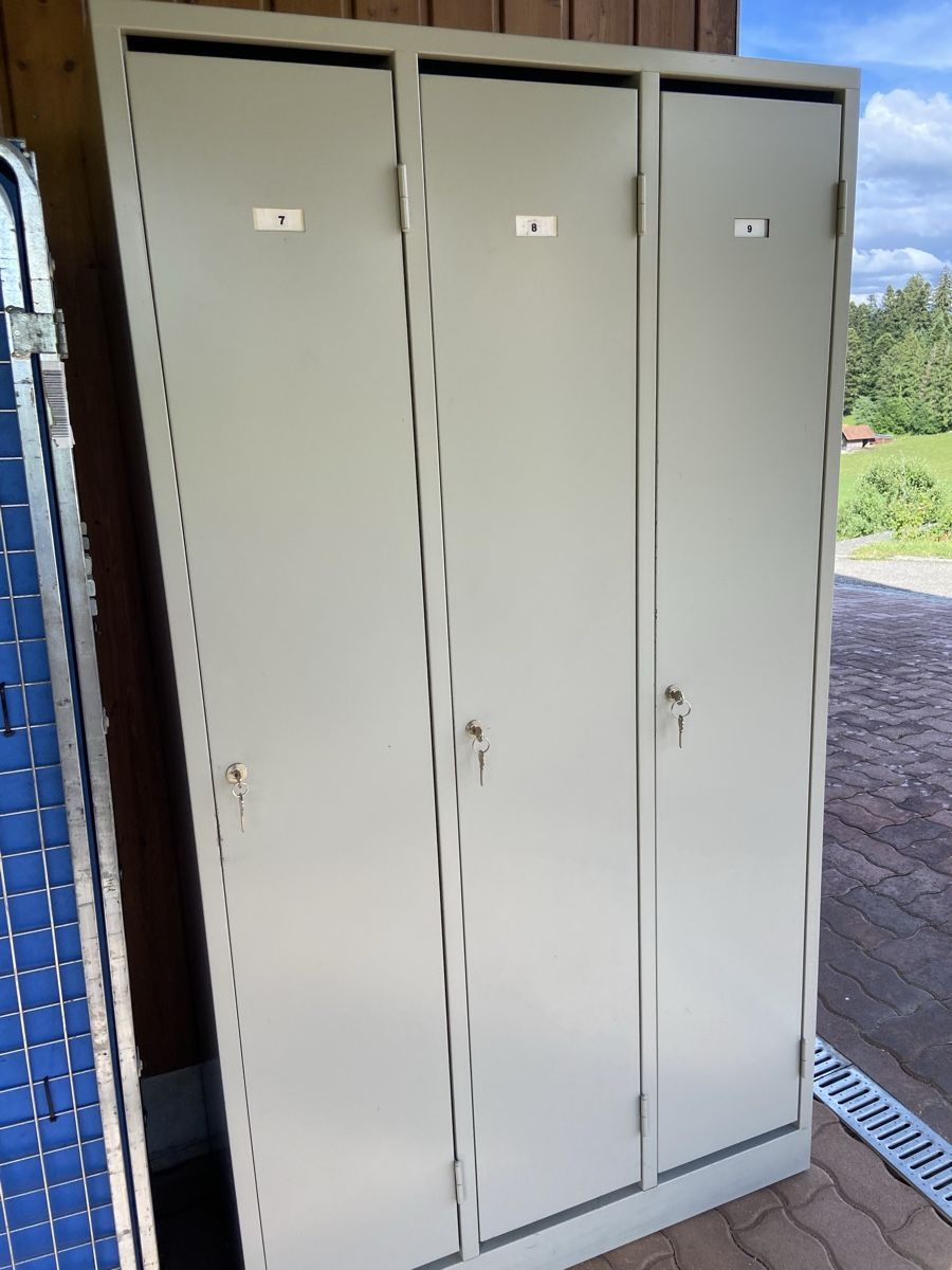 Garderobe: Lot de deux garde-robe  – Gebraucht aus Epauvillers von Crap2 1