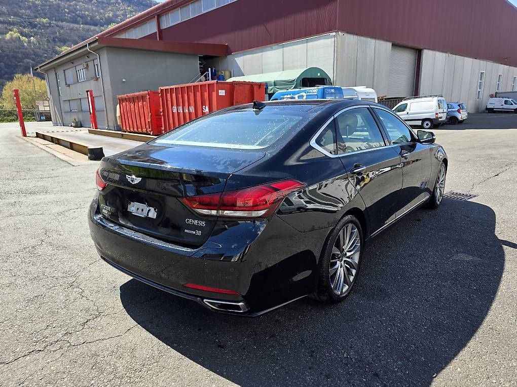 Automobili: Hyundai Genesis 3.8 V6  Full Optional – Usato da Cadenazzo venduto da LuismacchineSagl 3