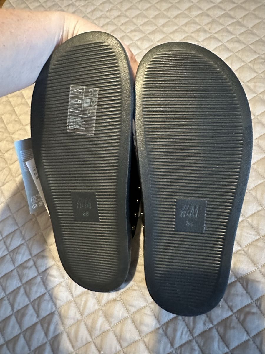 H&M Scarpe da donna: New H&M Leather Sandals, size 36, EUC, Summer Essential! – Nuovo e nell'imballaggio originale da Sorengo venduto da dis_tfq6 2