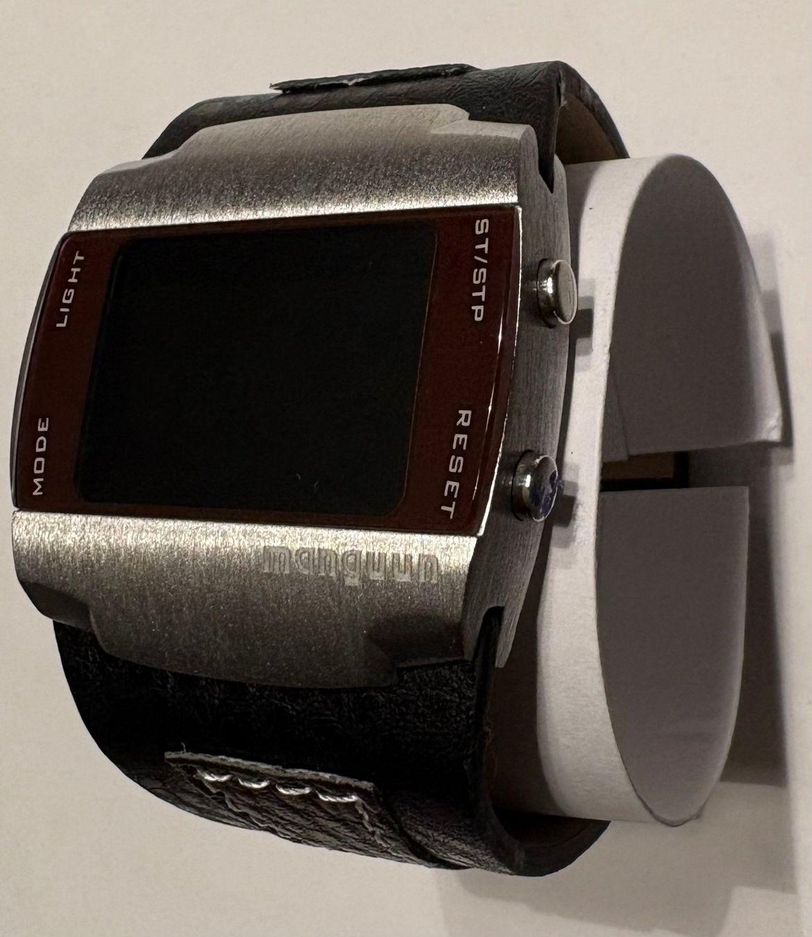 Orologi: Manguun Digital Armbanduhr – Usato da Richterswil venduto da compars