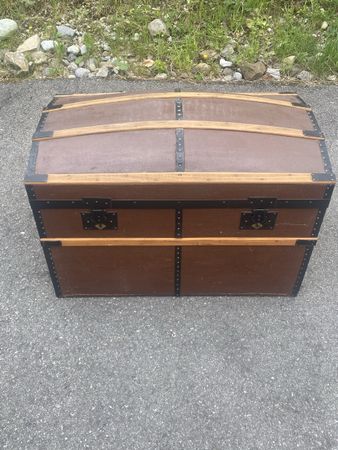 Antike Reise Truhe / Vintage