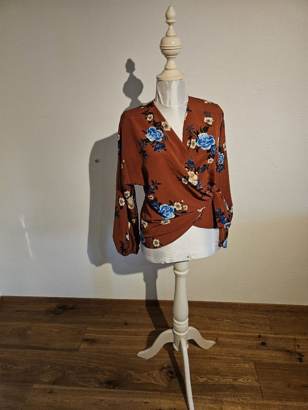 Camicette: Wickel Bluse mit Blumen Print,, Grösse 38 – Usato da Bern venduto da TroeS