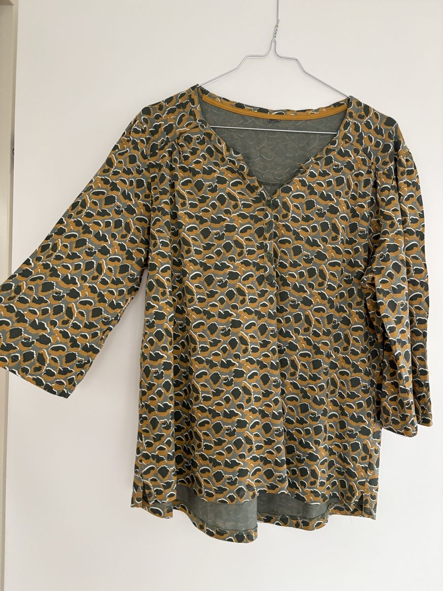 T-Shirts: Multiblu Shirt leopard print size 42 used – Gebraucht aus Zürich von mps_9cp7