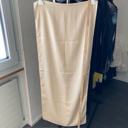 Schal Stola aus cremefarbigen Satin 220 cm x 44 cm