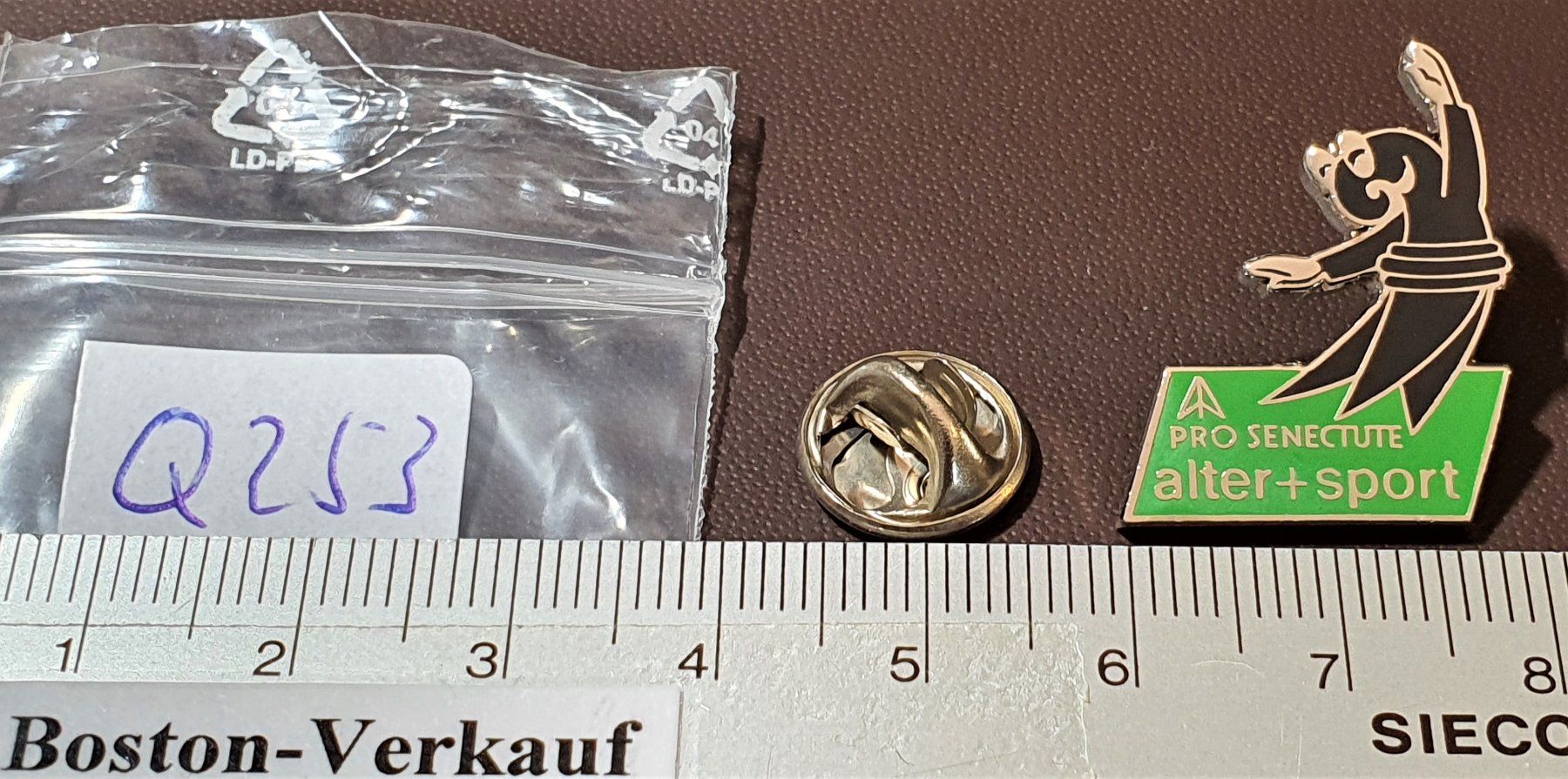 Plaketten & Abzeichen: Q253 - Pin Pro Senectute alter + sport Basel – Gebraucht aus Reinach BL von Boston-Verkauf 1