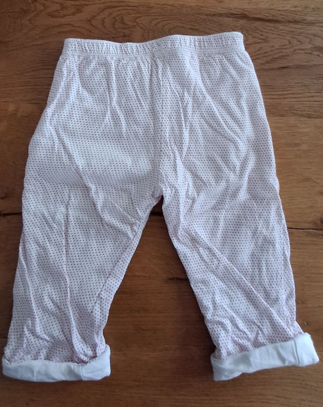 Lotti & Set di vestiti: 2 Babyhosen, 1 Sommerpyjama – Usato da Langenthal venduto da Handstrick 4
