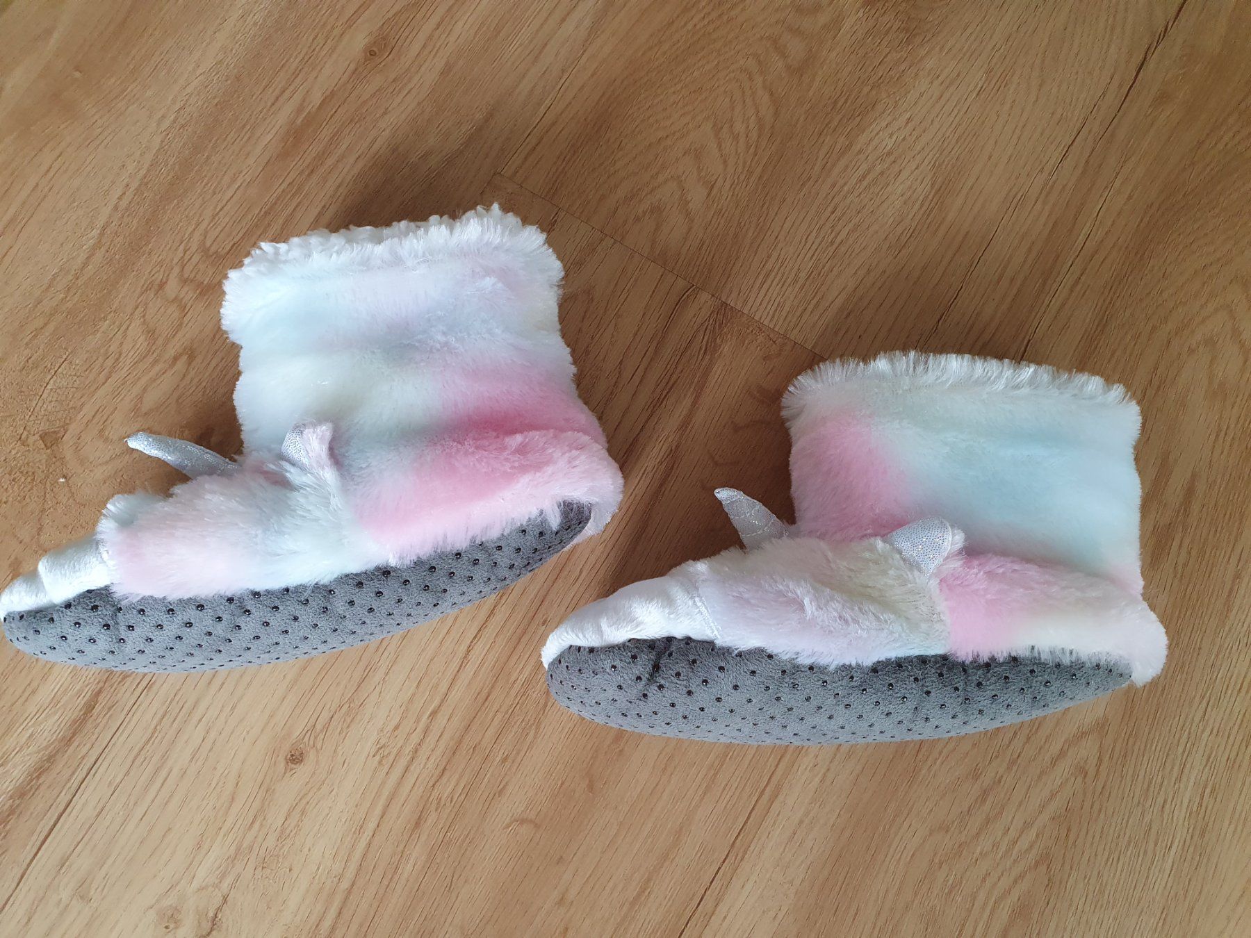 Scarpe per ragazze: Kuschel Hausschuhe Einhorn Gr. 30 / 31 – Nuovo (secondo la descrizione) da Heinrichswil venduto da frankie19860 4