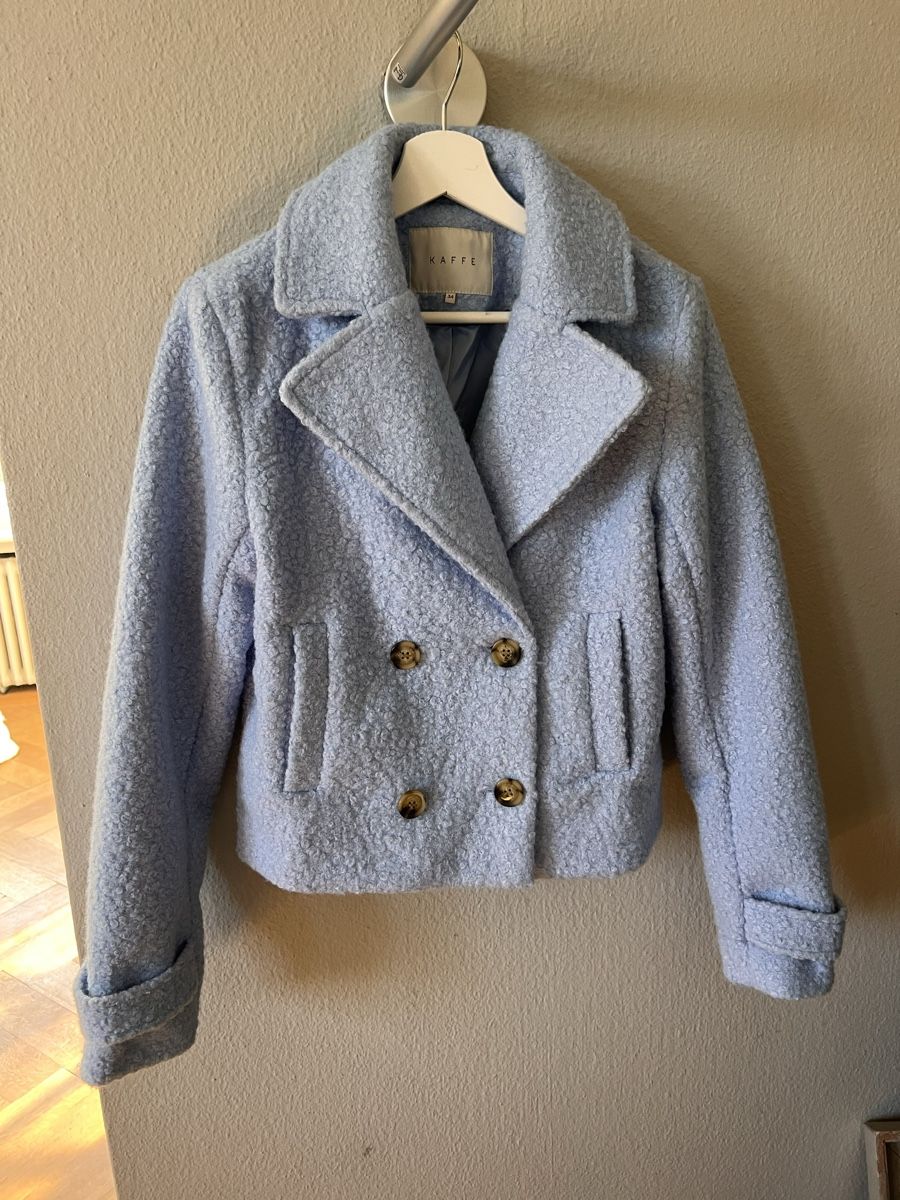 Vestes: Jacke Kaffee, Gr. 34, hellblau  – D'occasion à Solothurn par Brini06