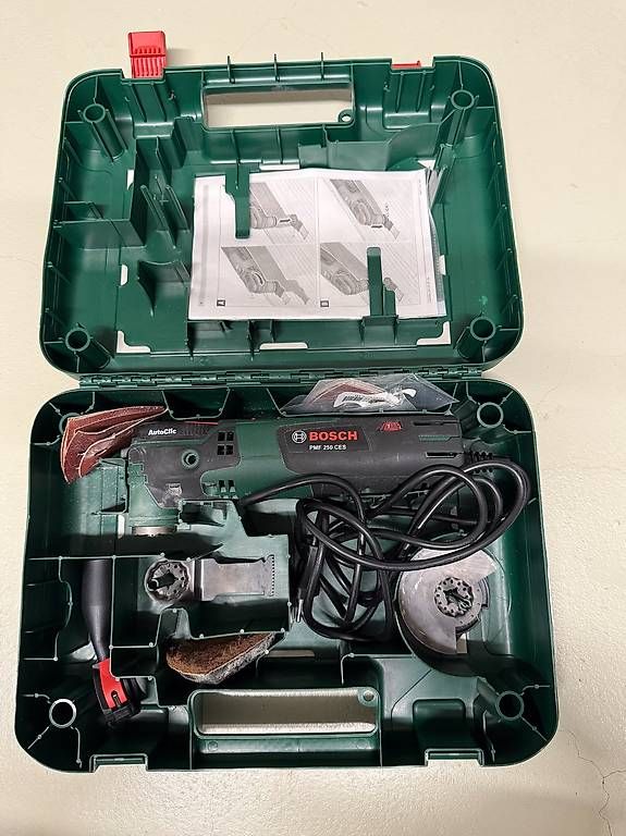 Tous les outils: Bosch Multifunktionswerkzeug PMF 250 CES – D'occasion à Bubendorf par manuela2070 1