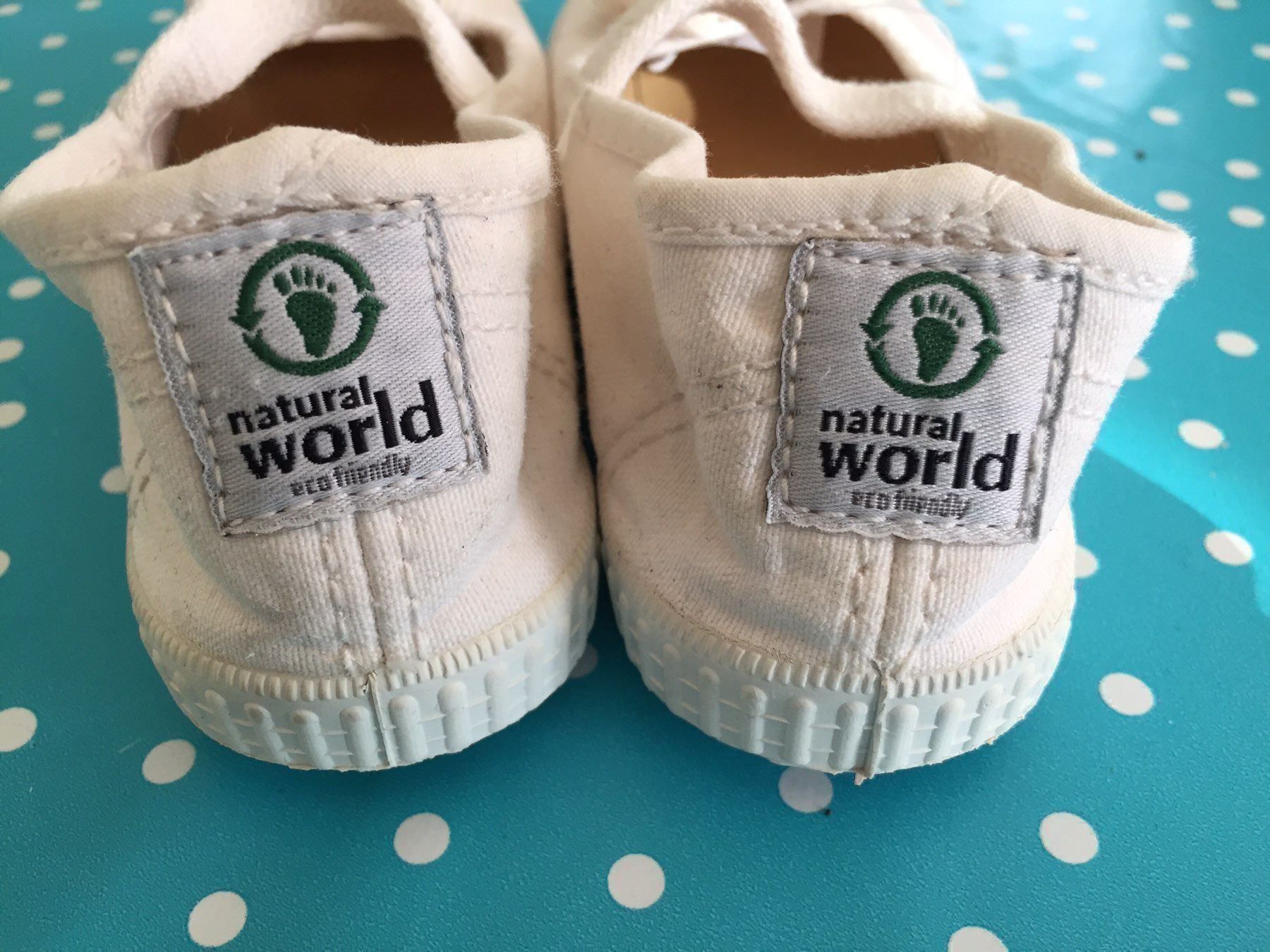 Scarpe per ragazze: natural World Stoff Schuhe Gr. 26 – Usato da Obergerlafingen venduto da cabo4 2