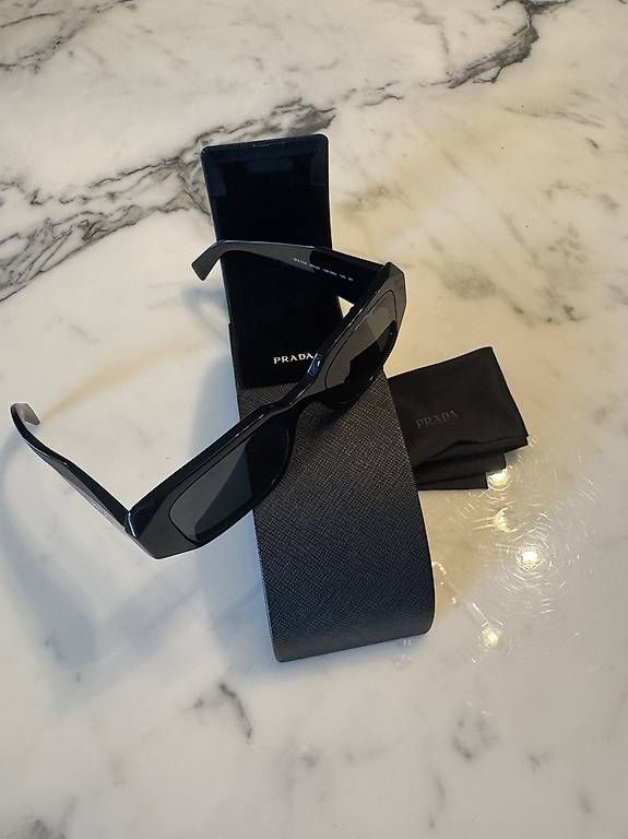Prada Brillen & Gläser: Prada Sonnenbrille – Gebraucht aus Zürich von tanski_m 2