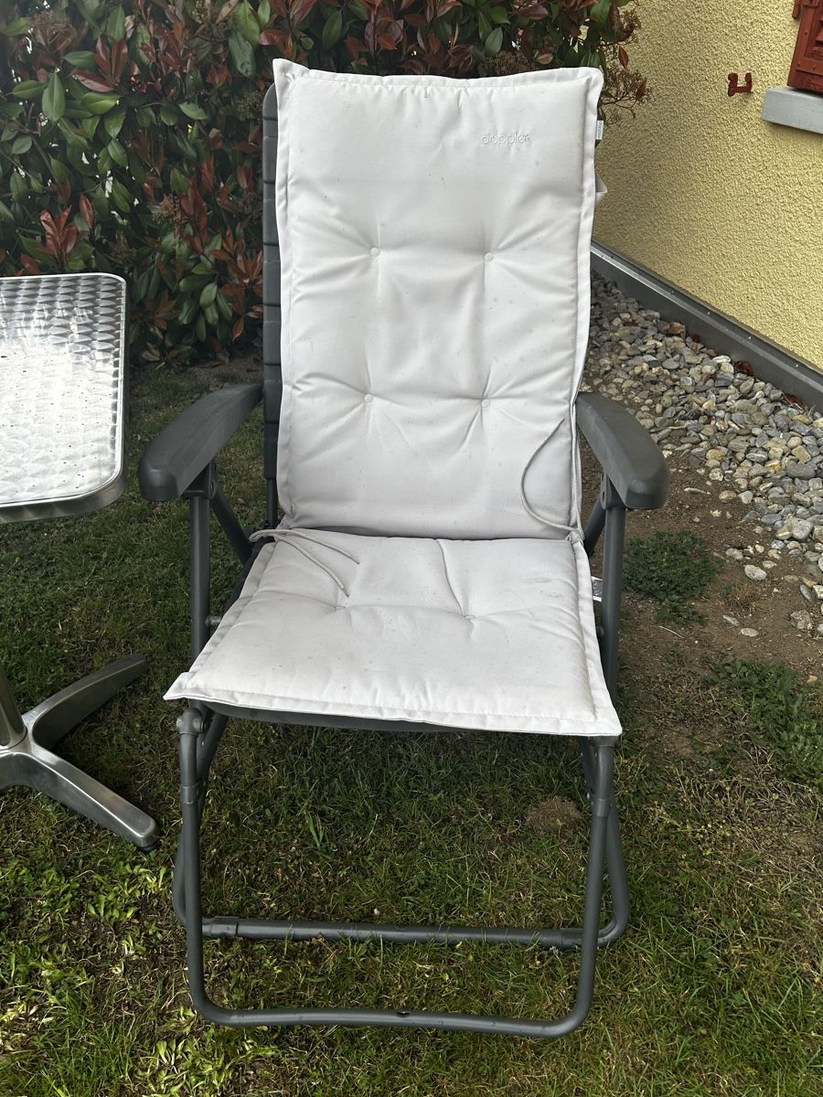 Set di tavolo e panche: Garten Set Tisch / 2 Stühle – Usato da Thun venduto da Anni1977 1
