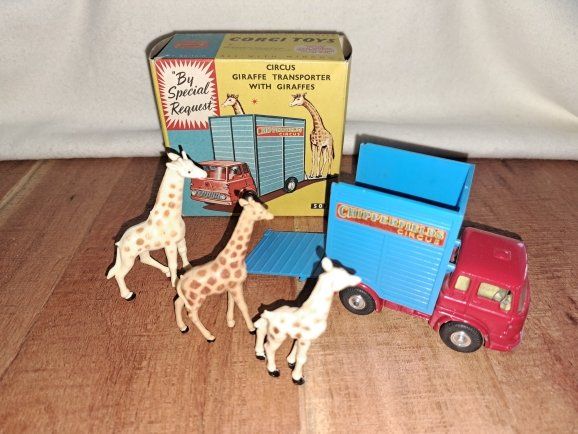Corgi Toys Modellini d'auto: Corgi Toys no. 503/Chipperfields Giraffe Transporter mit OVP – Usato da Niederrohrdorf venduto da _Mr.NiceGuy_ 5