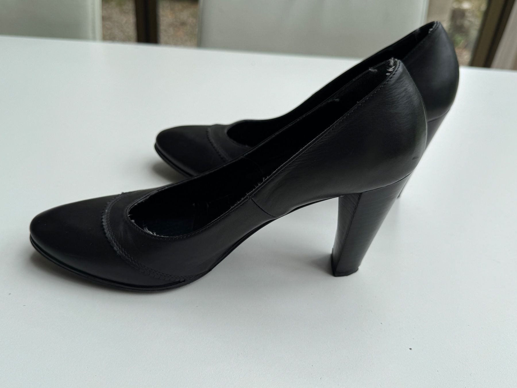 Navyboot Chaussures femmes: Navyboot schwarz Leder Highheels Gr 38.5 – D'occasion à Bremgarten b. Bern par misscello 1