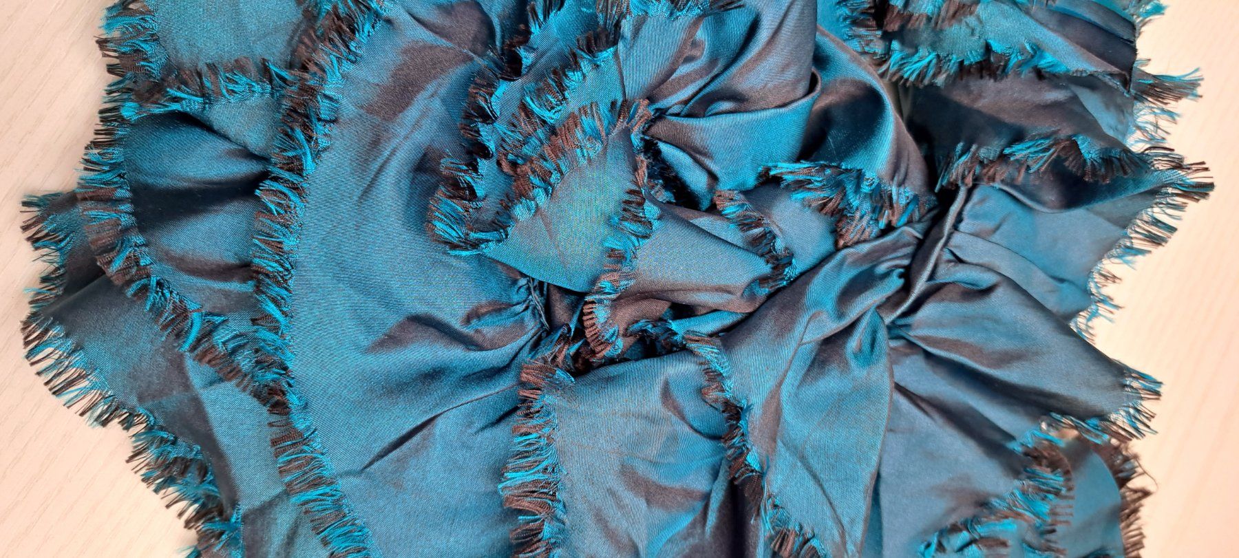 Foulards & écharpes: Rüschenhalstuch – D'occasion à Reutigen par IrisFashion 1
