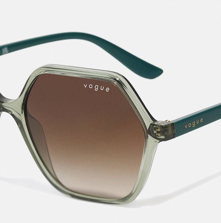 Vogue Occhiali & Lenti: Vogue Sonnenbrille grün – Usato da Baar venduto da Branka3 2