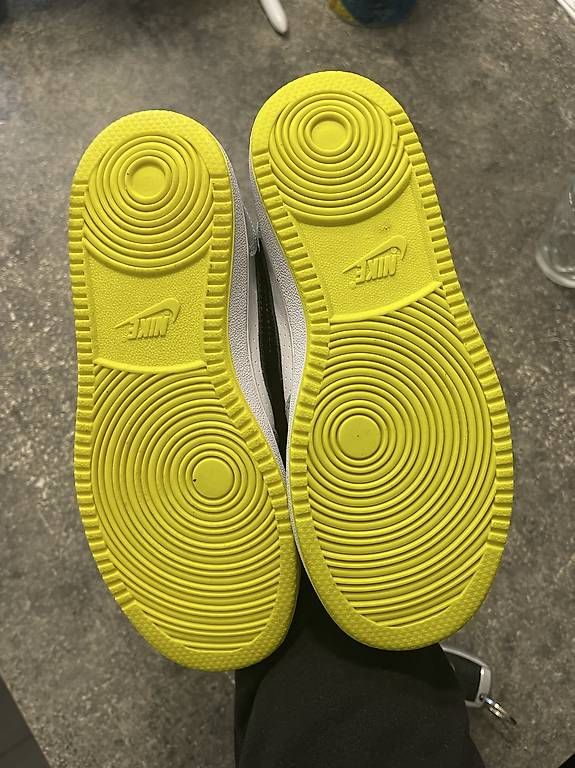 Herrenschuhe: Nike Sneakers Grau/Weiss  – Neu und originalverpackt aus Kloten von Lume_o 1