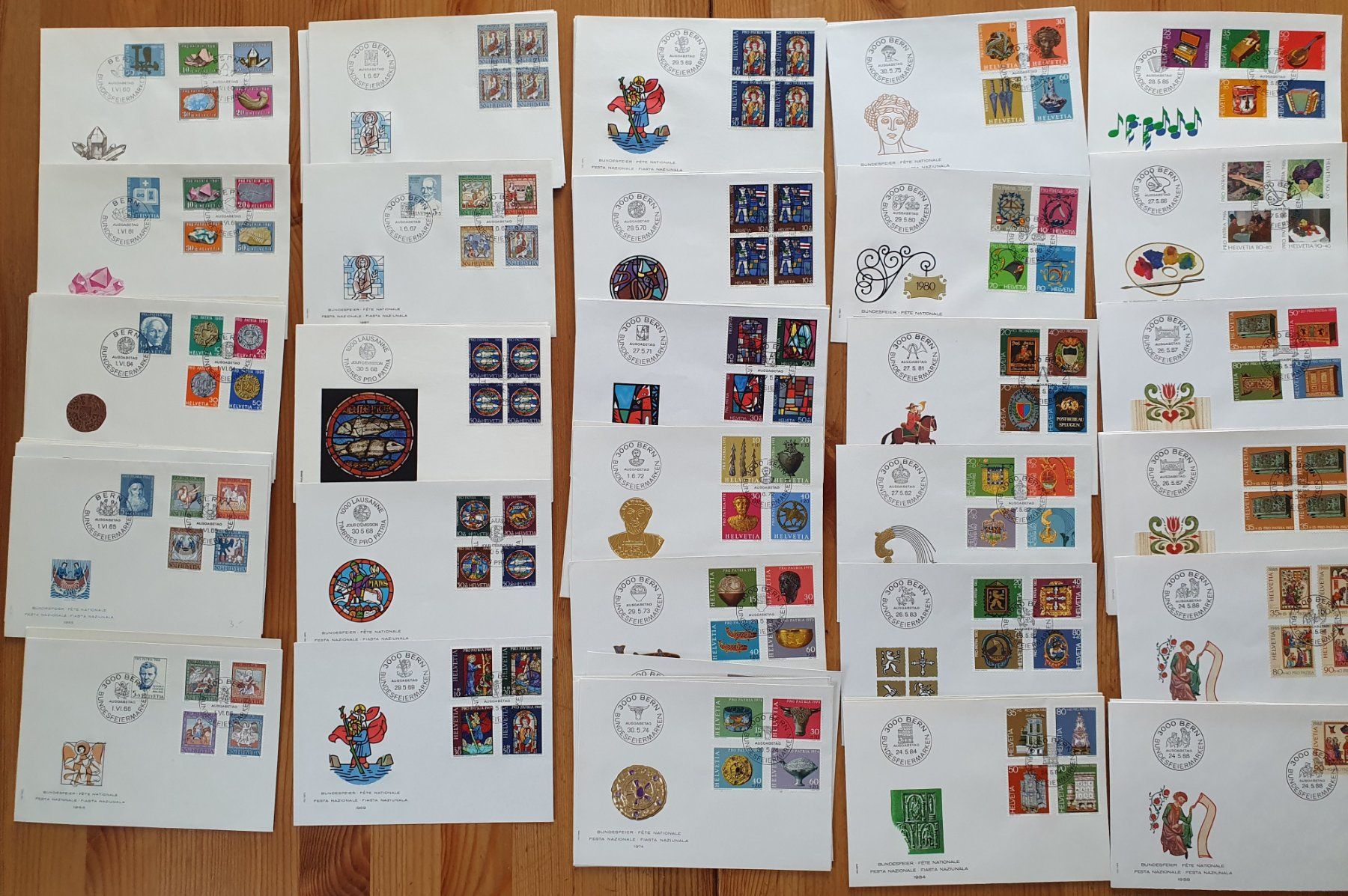 Tutti i francobolli: Schweiz: 900 verschiedene FDC 1960 - 2010 – Usato da Dällikon venduto da Minita 3