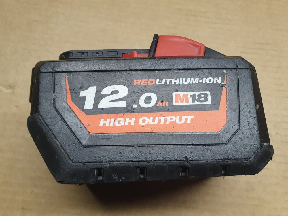Milwaukee Akku 18V 12 Ah nicht mehr 100 Kaufen auf Ricardo