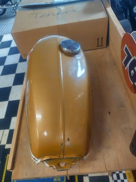 Accessori per altri veicoli: Honda cb 125 s tank – Usato da Schattdorf venduto da gislerurs 2