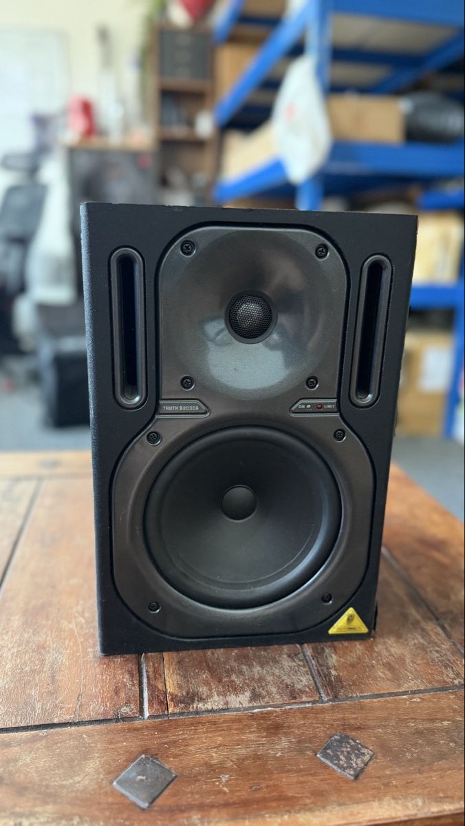 Haut-parleurs: Behringer Truth B2030A Studiomonitore Paar gebraucht – D'occasion à Liestal par Tobiiass
