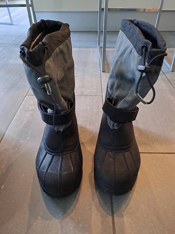Scarpe da uomo: Vendo scarpe da neve 38 – Usato da Bellinzona venduto da chi_sl69