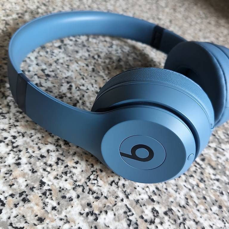 Casques audio: Beats Solo 4 – D'occasion à Döttingen par jonnyrj