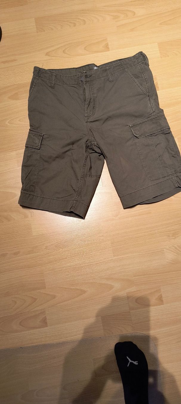 Carhartt Pantaloni: Carhartt Cargo Shorts – Usato da Wiedlisbach venduto da Leaf99