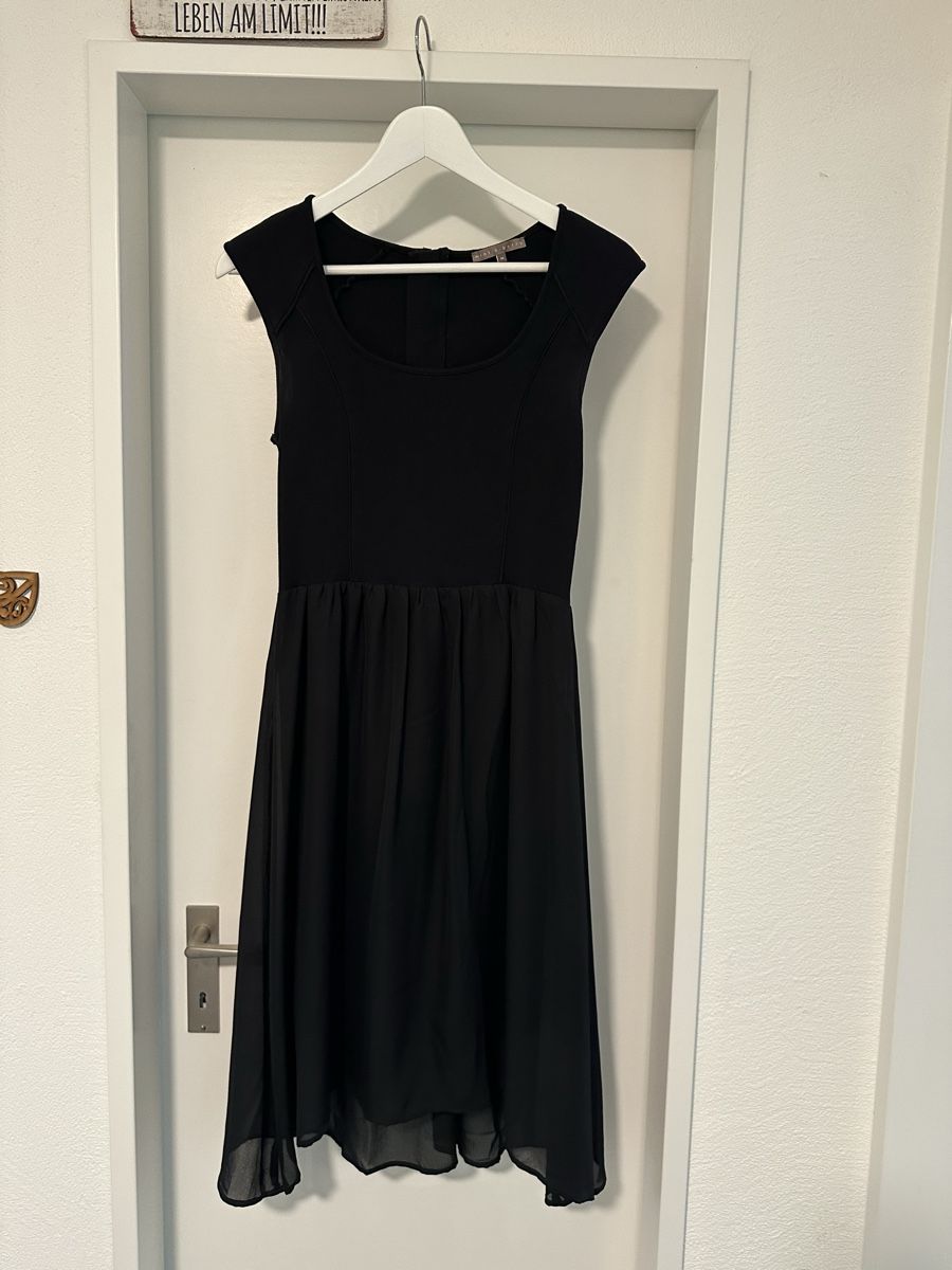Mint & Berry Vestiti: Schönes schlichtest Kleid – Nuovo (secondo la descrizione) da Niederrohrdorf venduto da Sharna