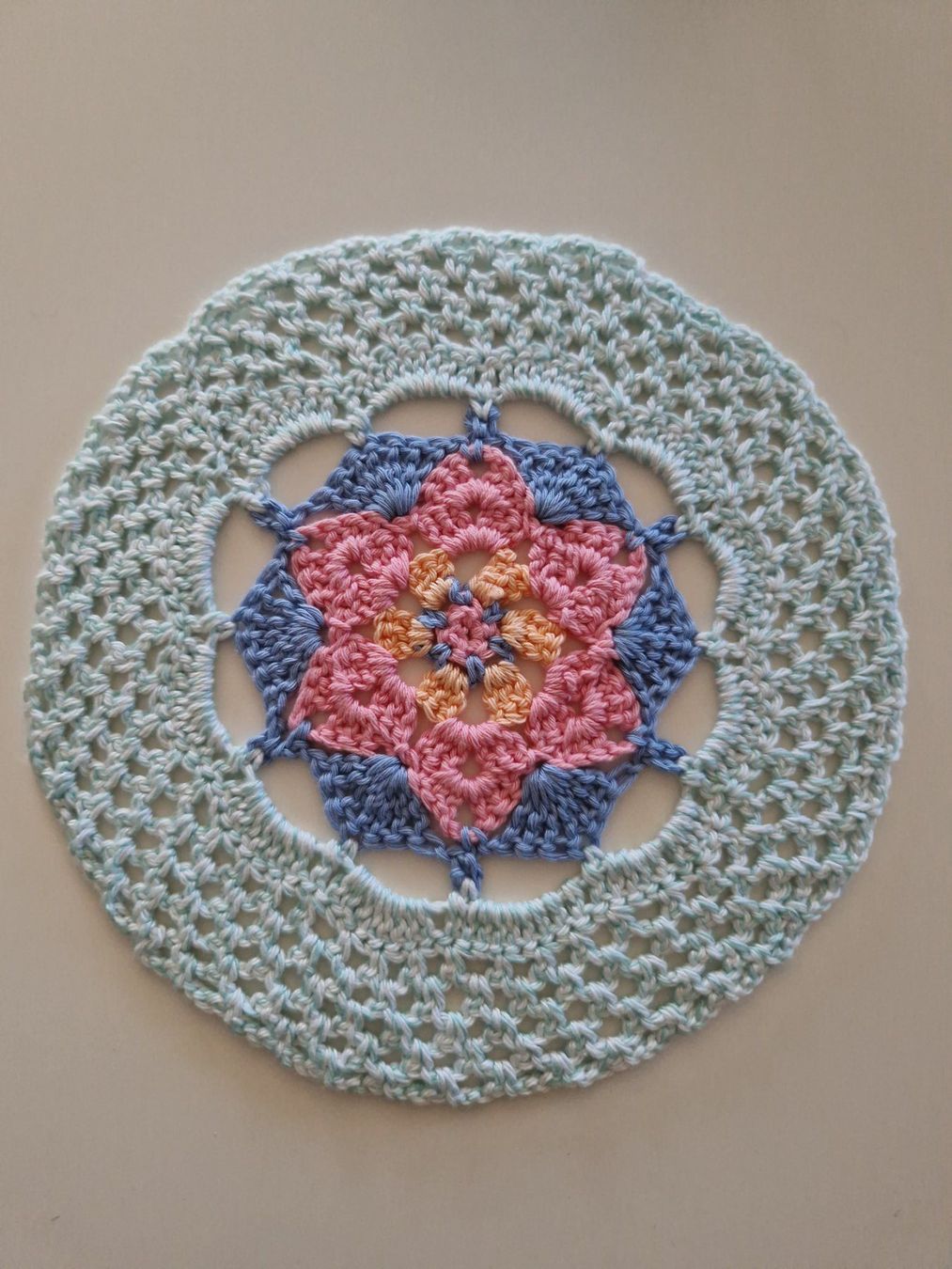 Sottobicchieri: Handgemachtes Mandala, Doily, Untersetzer, Deko – Nuovo (secondo la descrizione) da Neuhausen am Rheinfall venduto da Alchimista