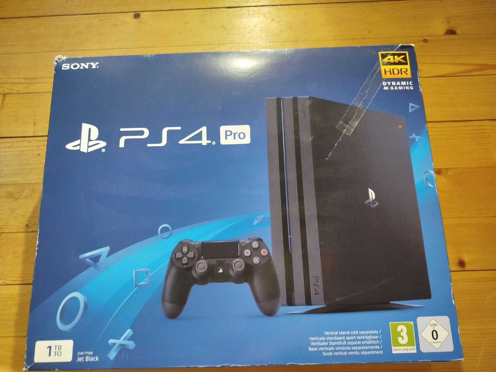 Sony Konsolen: Playstation 4 PRO inkl Controller und Ladestation 🎮 – Gebraucht aus St. Peterzell von QuieroBailar 2
