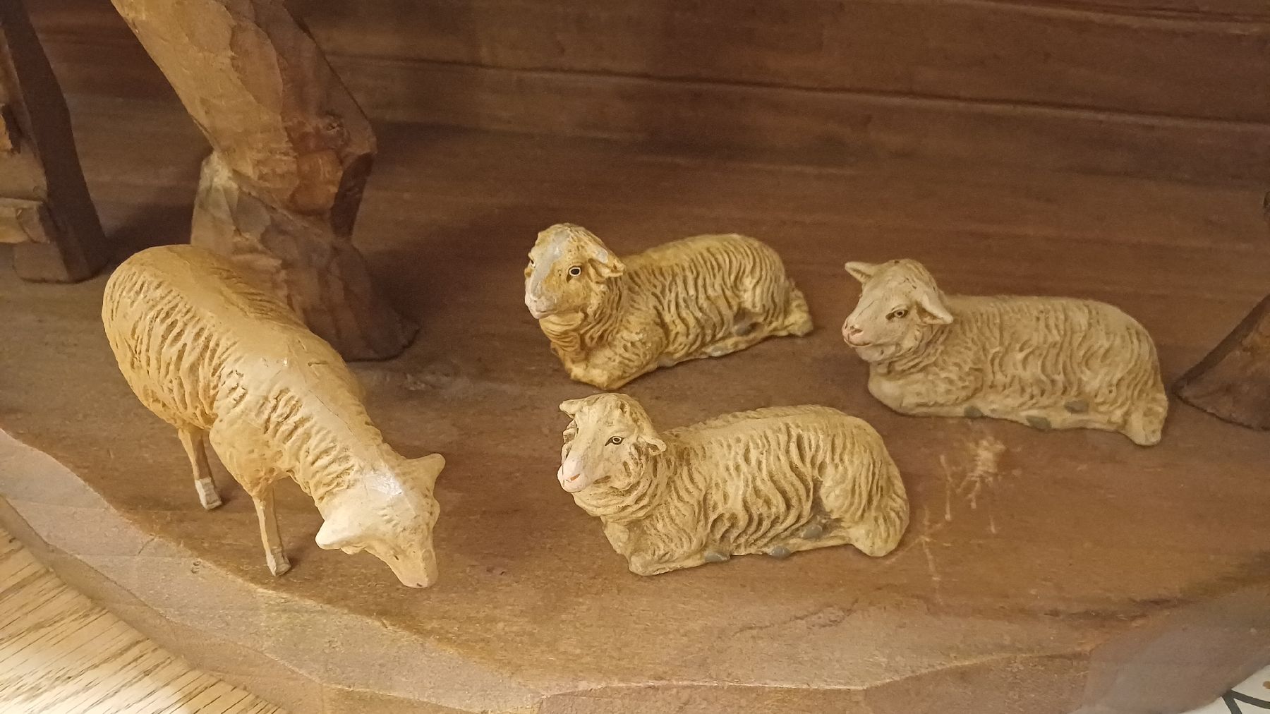 Figuren: 4 Antike Krippenfiguren Schafe – Gebraucht aus Flawil von Naphtali 8