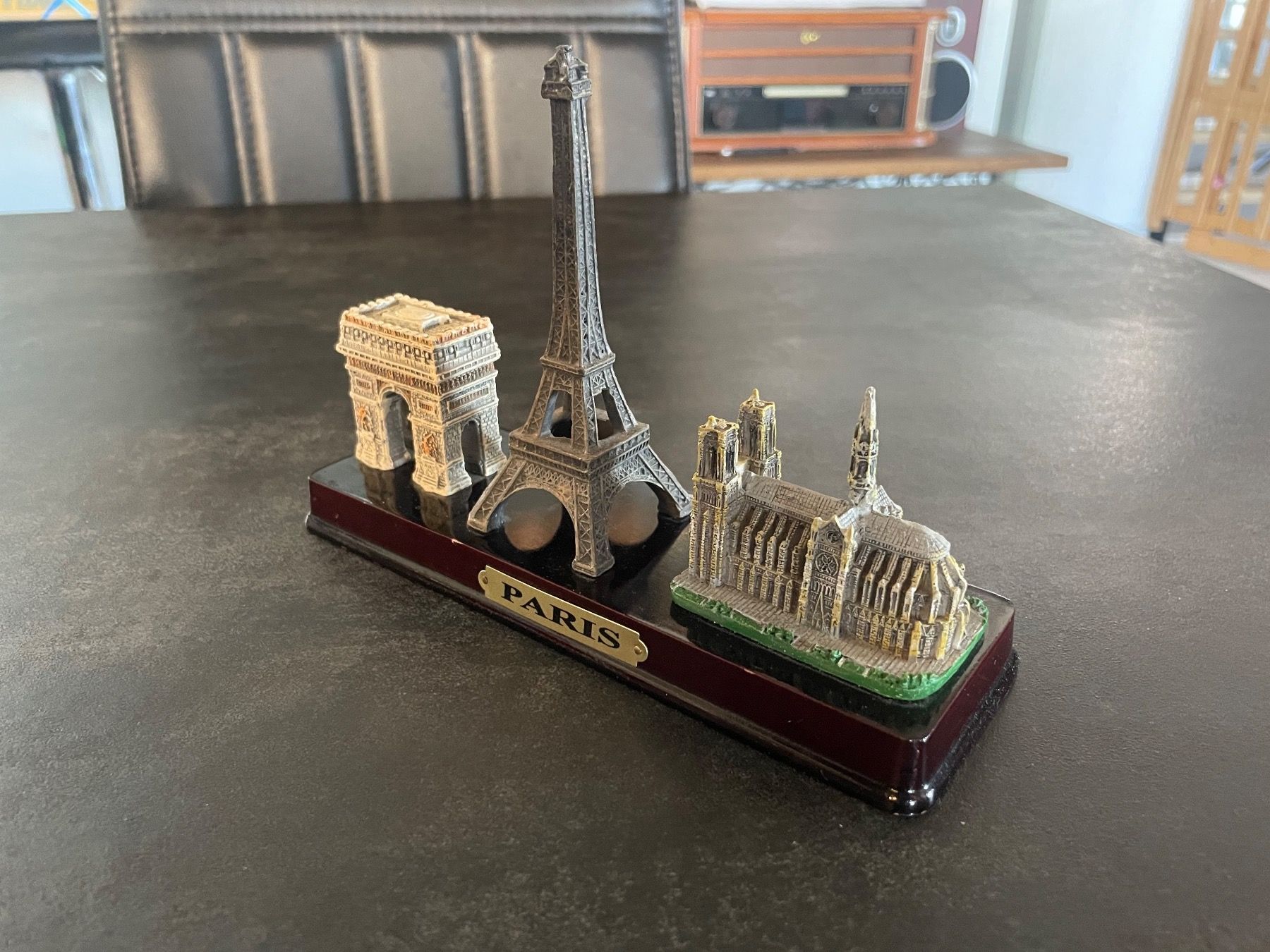 Statuette: Souvenir Vintage Paris – Usato da Vallamand venduto da Bricbracbroc82 1
